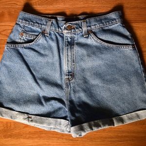 Levi High Waisted Jean Shorts / size 11 / NWOT